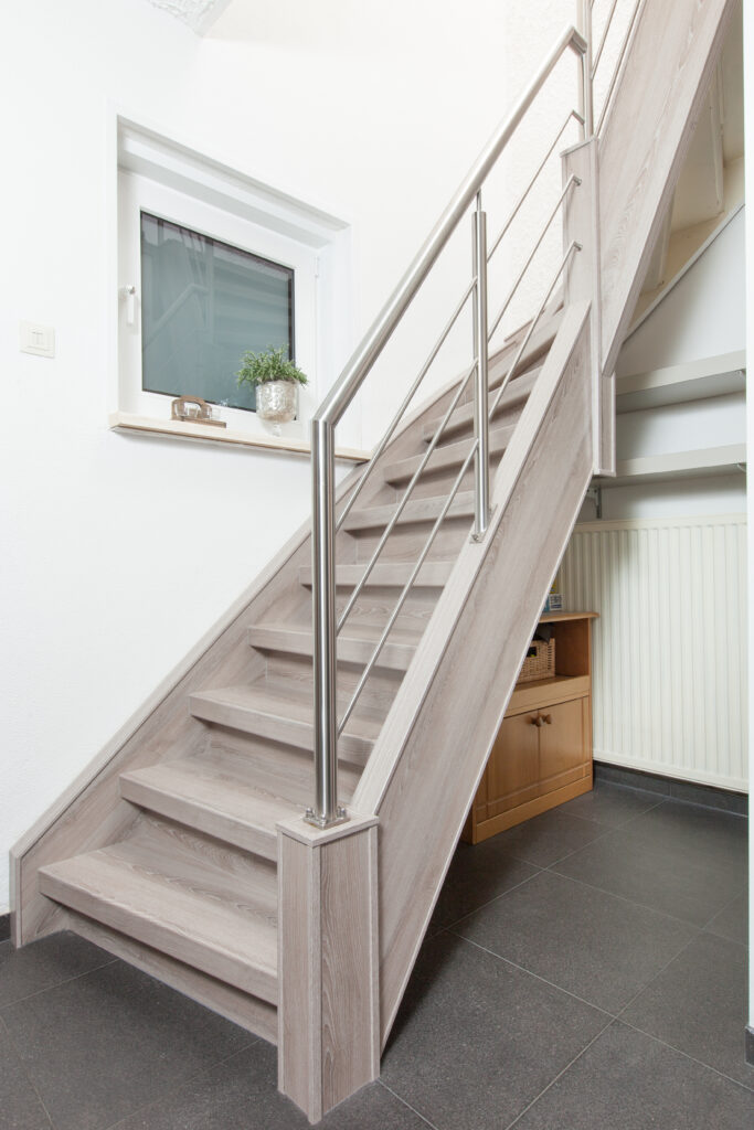 Betonnen trap bekleden